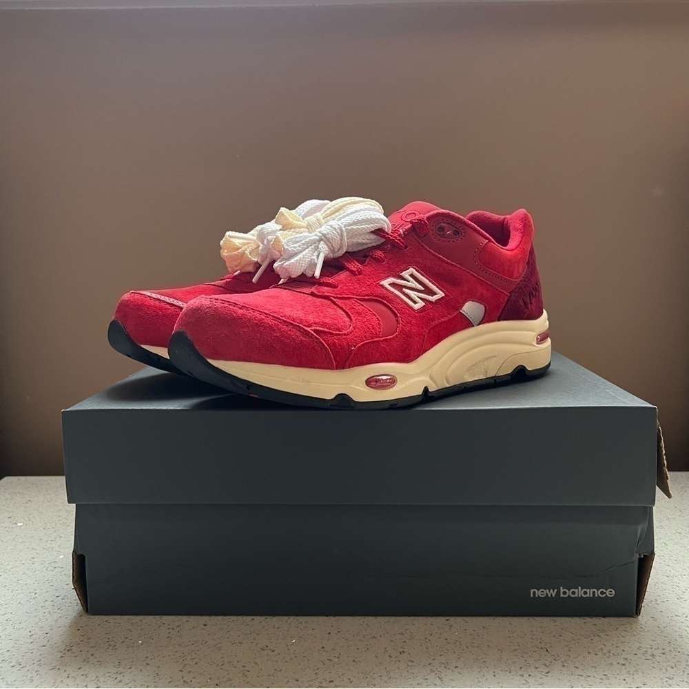 [NEW IN BOX] Limited Rare Kith New Balance 1700 Toronto Rococco Red - US M8.5 - Picture 2 of 16